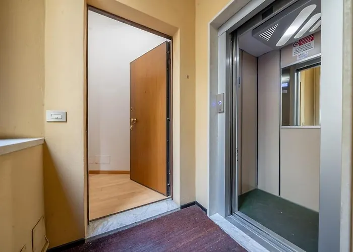 Duomo Delizioso Nel Cuore Di 모데나